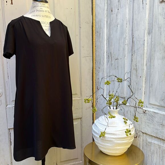 LUSH  BLACK SHORT SLEEVE MINI DRESS. Size S - Picture 1 of 7